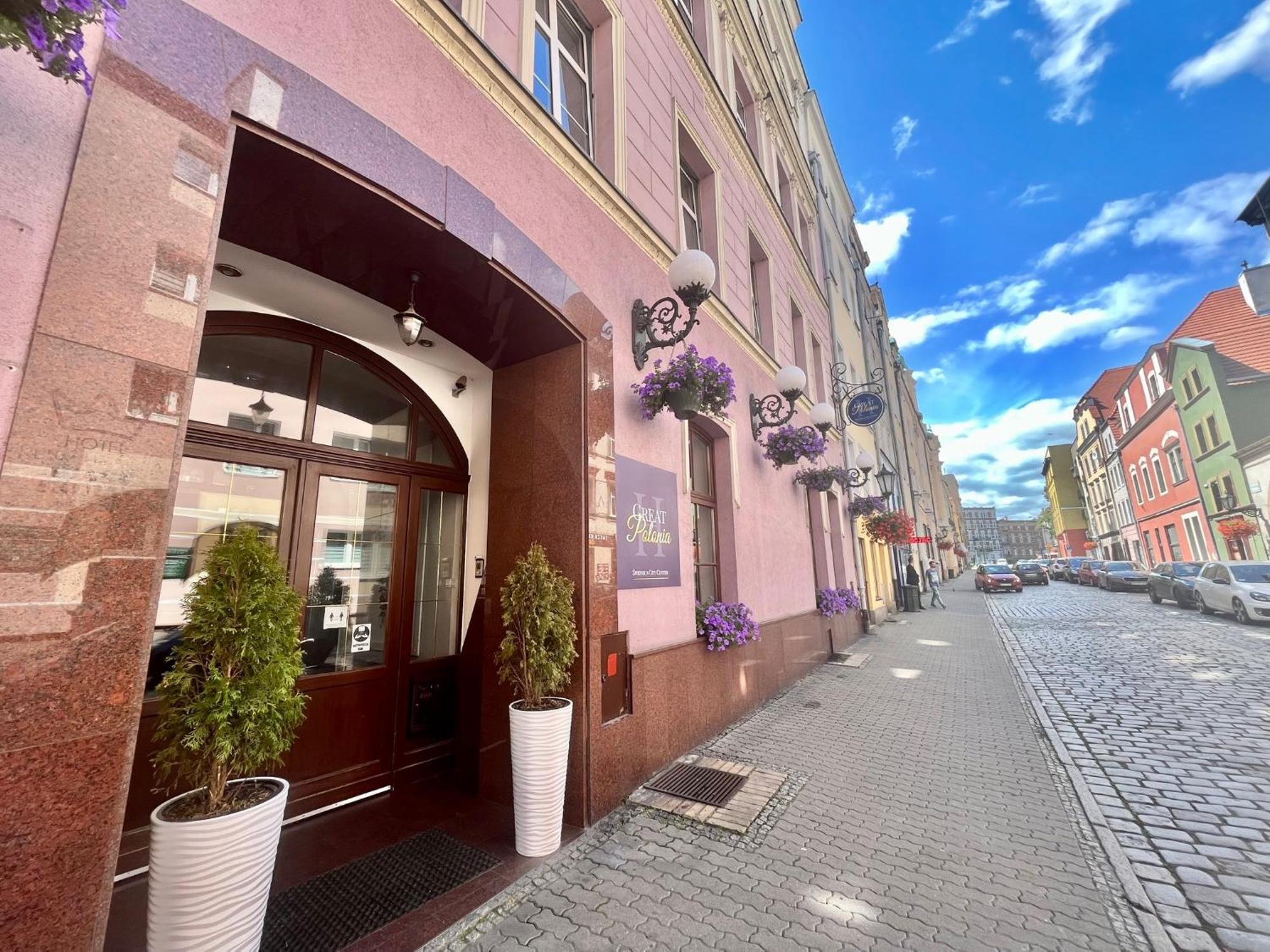 Great Polonia Swidnica City Center公寓式酒店 外观 照片